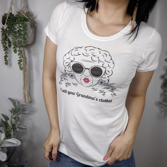 I sell your Grandma's Clothes Women's Graphic Tee - Picture 4 of 5
